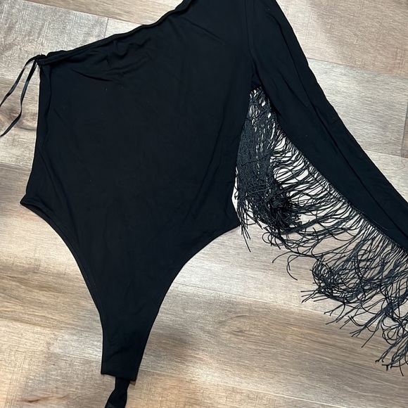 NWOT fringe bodysuit, size M - Picture 2 of 3